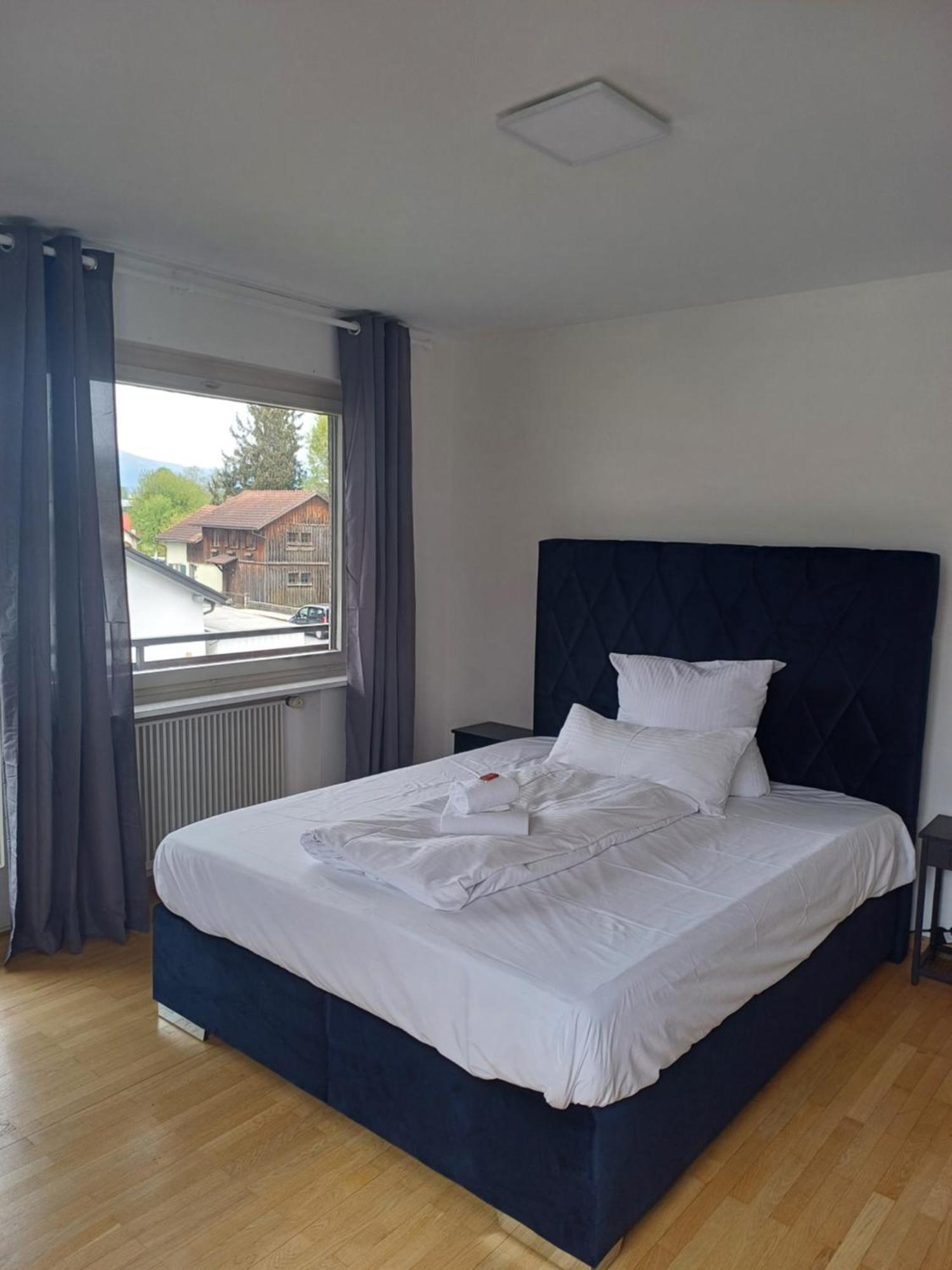 Crown Living Design Apartment - 2 Schlafzimmer - Kueche - Gratis Parkplatz - Abstellraum Fuer Fahrraeder/Ski Mader 外观 照片